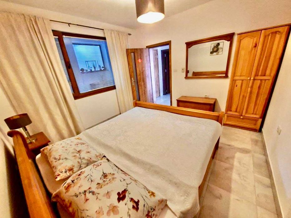 Просторен тристаен апартамент, Първа линия, Гледка море