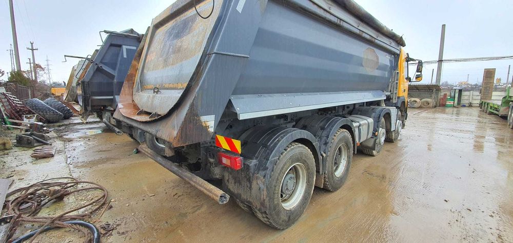 Vand Volvo 8x4 bascula