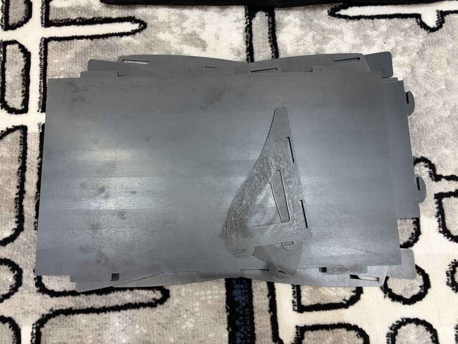 Прочный разборный мангал российского производства.