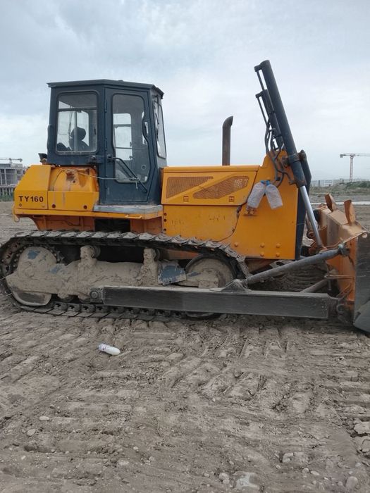 Buldozer Xcmg 16 sotiladi