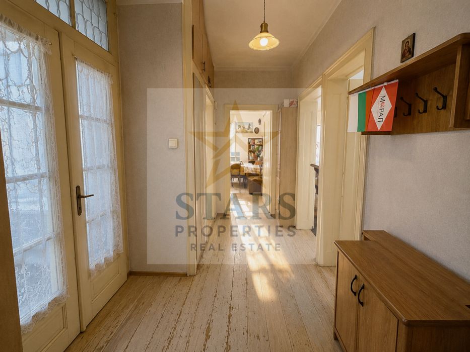 Продава се Тристаен апартамент в Варна, Център - 106 кв.м за 2217 €/кв.м - Снимка #4