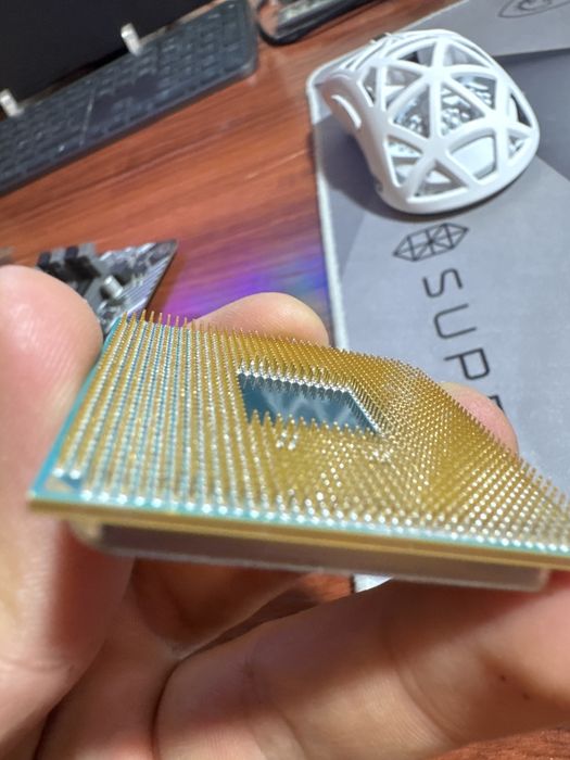 Ryzen 1600X. 4000 mhz разгон идет, холодный.