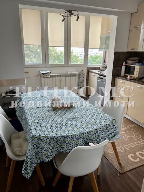 Дава се под наем Тристаен апартамент в София, Люлин 3 - 88 кв.м за 550 € - Снимка #2