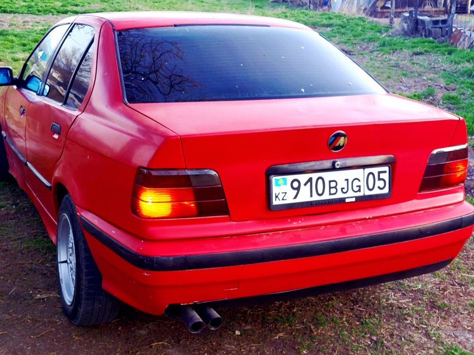 сатылады BMW318 срочно