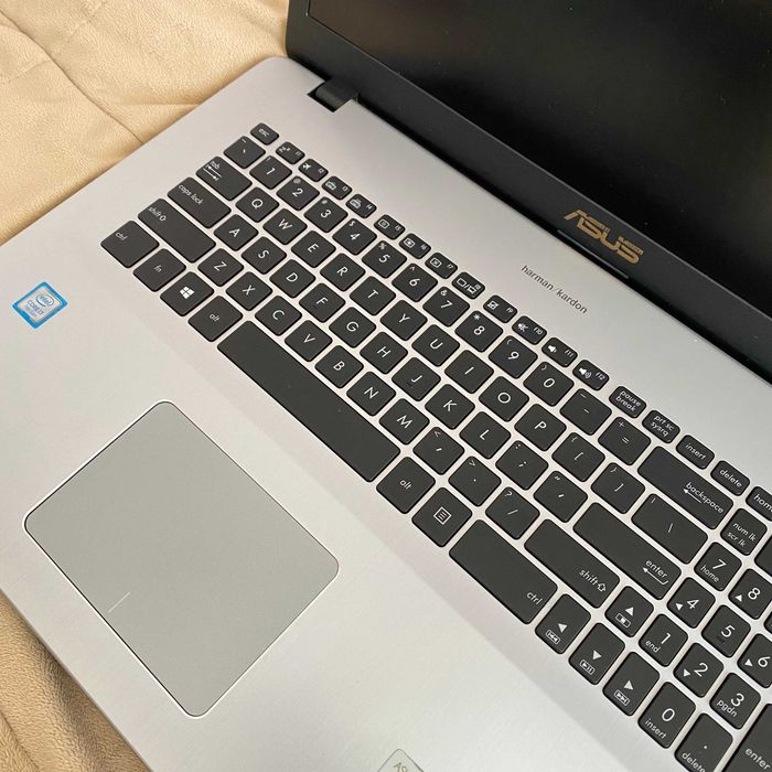 ASUS VivoBook Pro 17,Core i7,16GB DDR4,256SSD+1TB,17.3 FHD,Windows 10