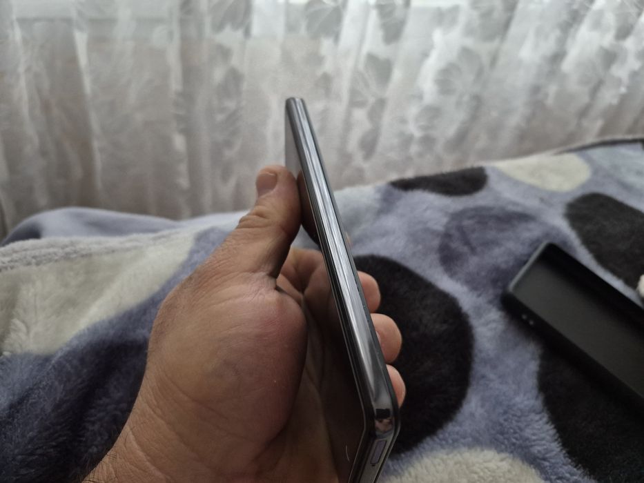 Samsung a52s 5g 6gb/128gb като нов