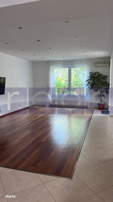 Vila De Vanzare In Zona Erou Iancu Nicolae | Piscina |