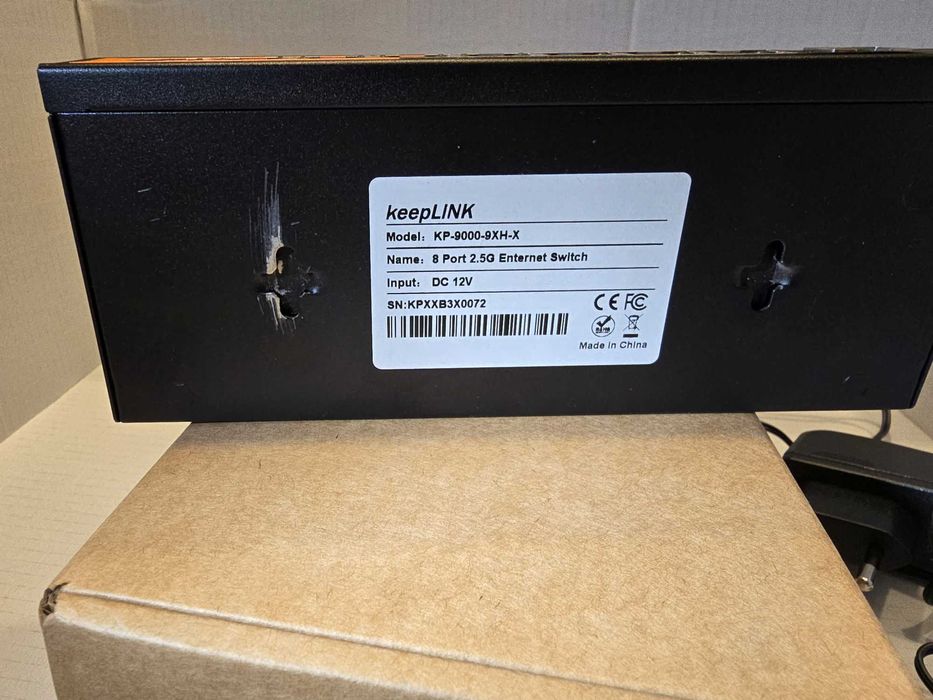 Switch 8x2.5G, 1x10G SFP+, neadministrat