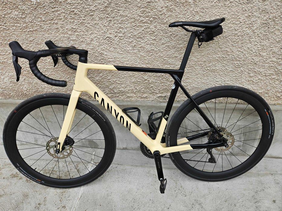 Шосеен велосипед Canyon Ultimate CF 7 Di2