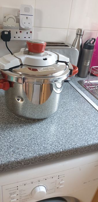 Oală sub presiunea tefal clipso