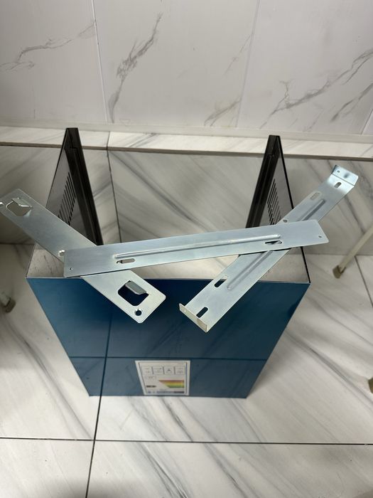 Запчасть от вытяжки