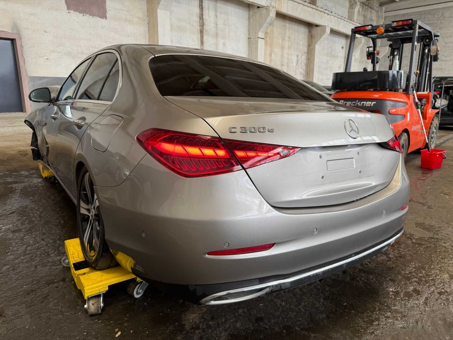 Mercedes C300e 4matic avariat pret fix