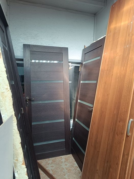 Двери.            .