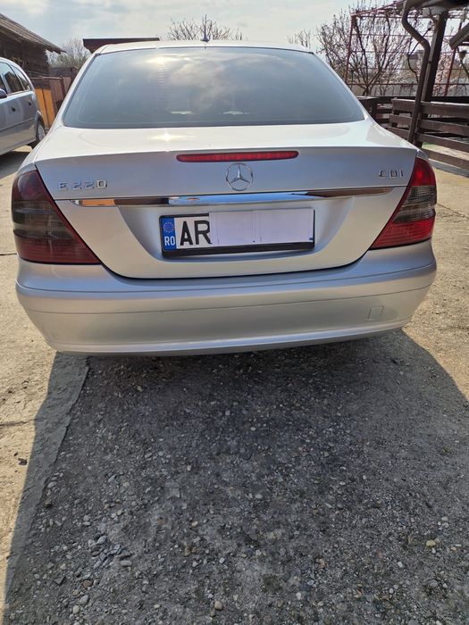 Vând Mercedes Benz