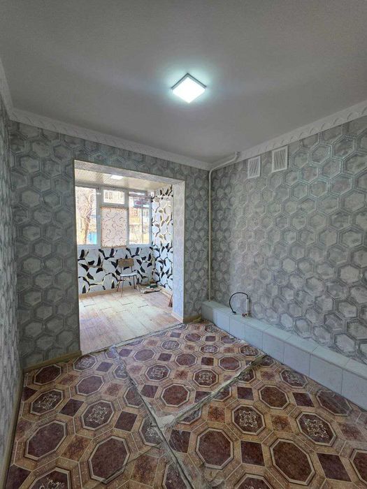 Продаётся 3х комн квартира на 1 этаже Ор-р Динамо базарчик
