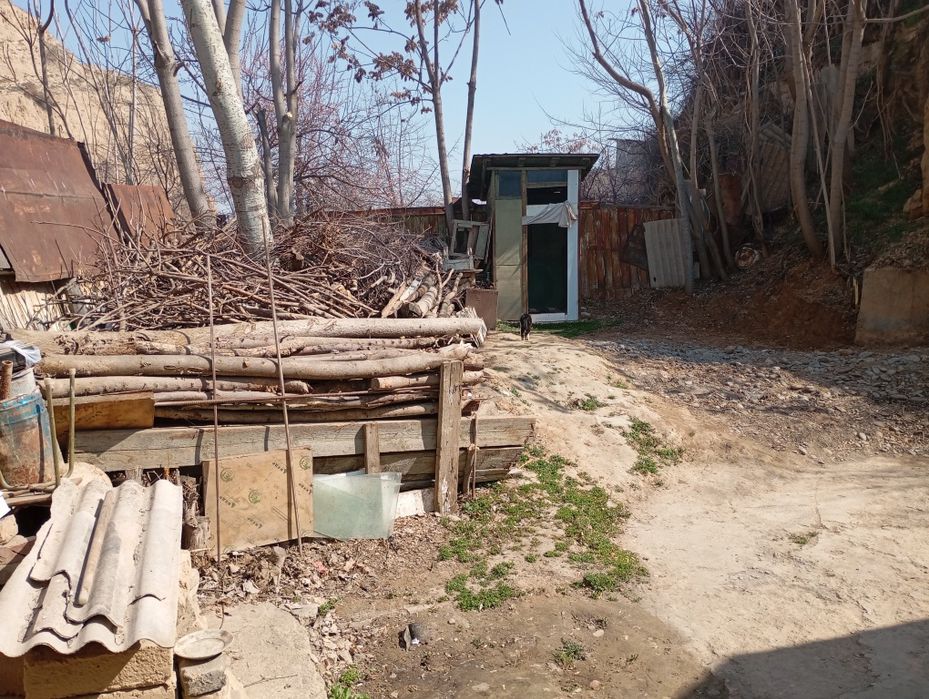 Ер сотилади дакументи Уй Билан битта уйимни орка тамони,ЗАЛИНИГА.