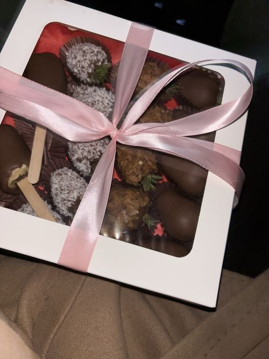 Коробка для клубника в шоколад