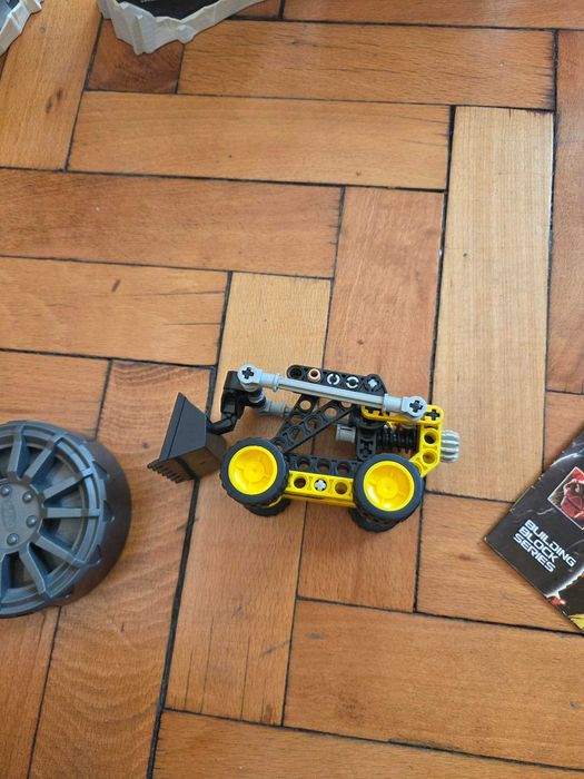 Lego Bionicle роботи