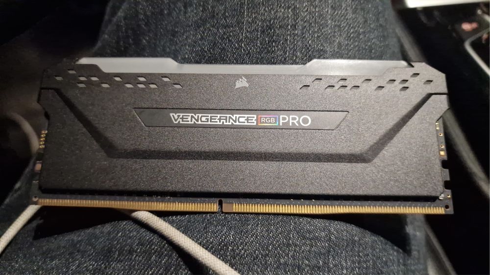 Продам оперативную память 8gb ddr4 (озу ддр4, ram ddr4)