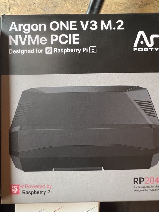 Raspberry pi5 4gb-carcasa argon one v3 nvme