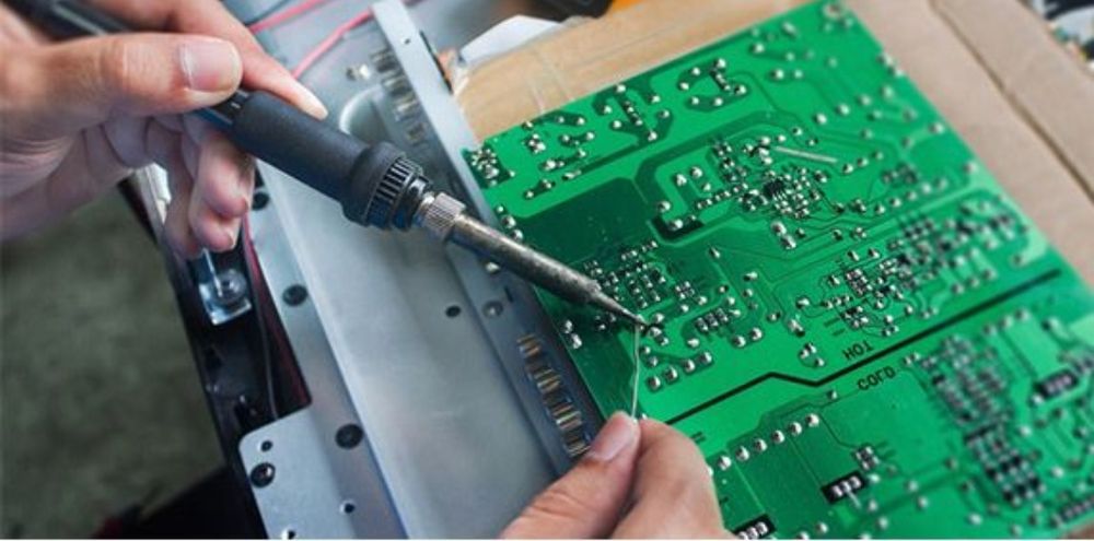 Reparatii televizoare tv Qled,lcd,led,plasma;aparate foto,tv Smart