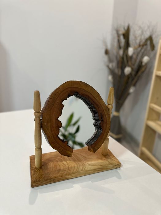 Oglindă decorativă de lemn