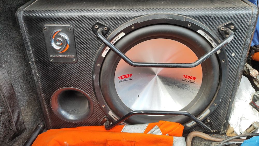 Продам  сабвуфер