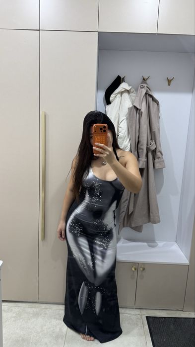 Продаю ПЛАТЬЕ шикарное