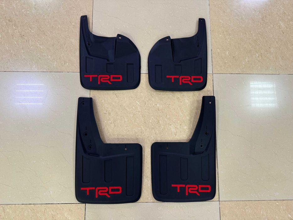 Брызговики (оригинал, дубликат) для Toyota Hilux (комплекты и штучно)