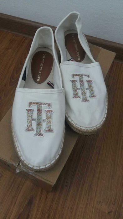 Нови лоуфъри и еспадрили-MOHITO,TOMMY HILFIGER