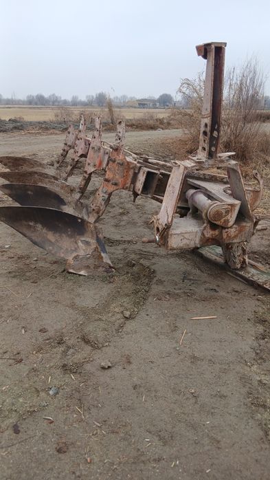 Плуг сотилади  нархини келишамиз хоразмда