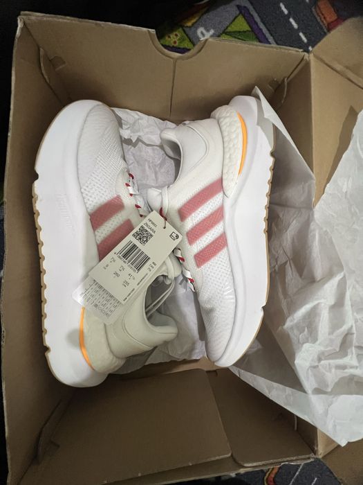 Adodas ZNSARA/Running