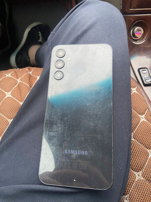 Самсунг а26.   128гб