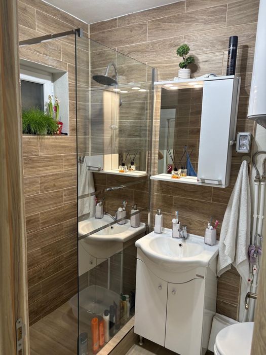 Apartament 2 camere,zona Alunis