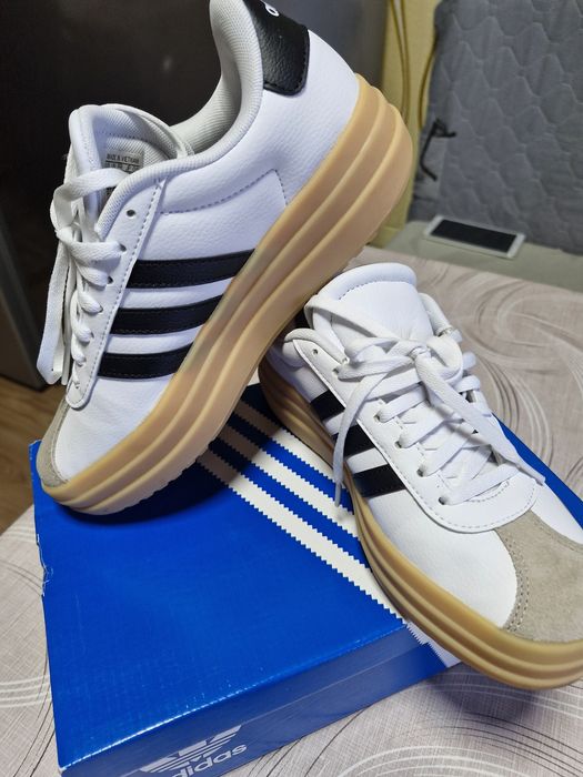 Adidasi Adidas albi piele