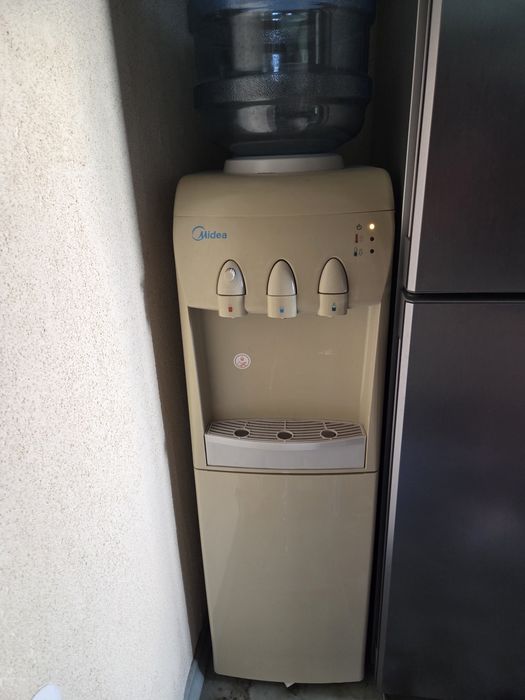 Диспенсър за вода