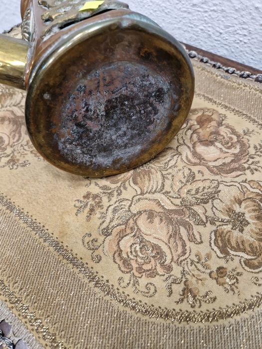 Арабска кана с месингови орнаменти