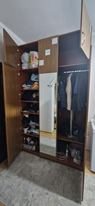 Шкаф платяной в отличном состоянии