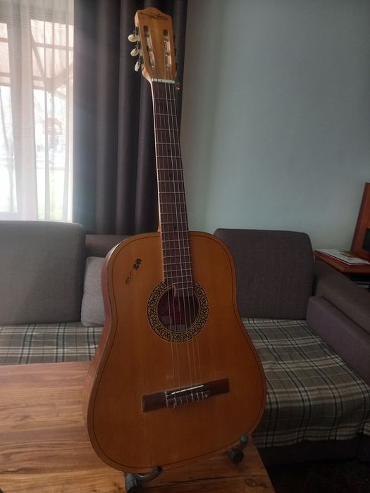 Cremona, болгарская классическая гитара