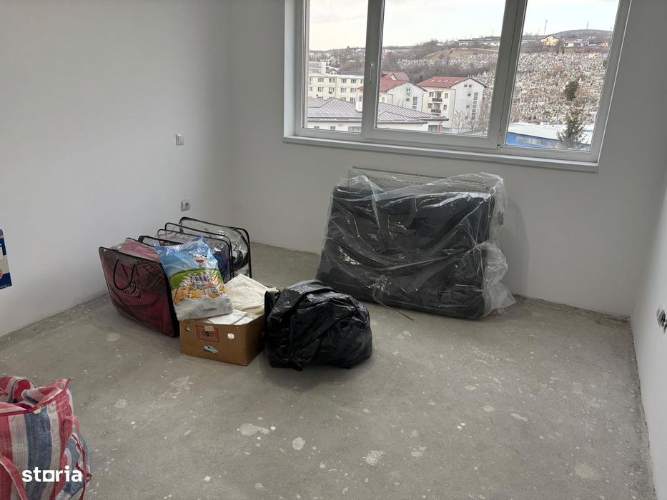 Vand apartament 3 camere Dambul Rotund