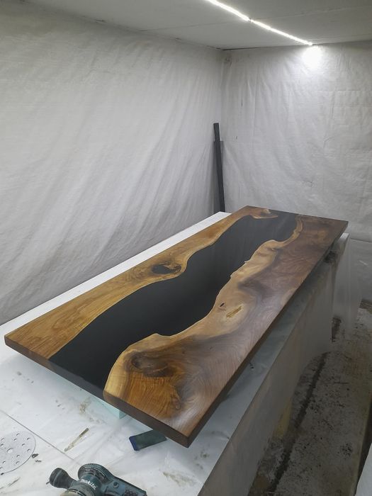 Масивни и епоксидни маси и плотове