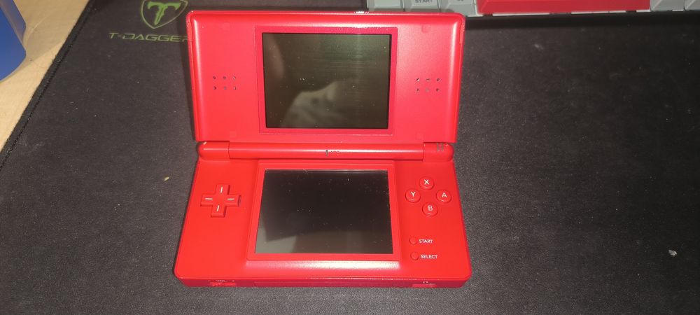 Nintendo ds lite roșu în stare de buna