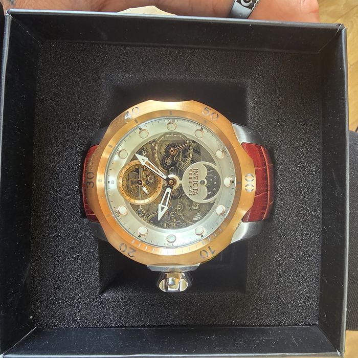 Продавам 2 часовника