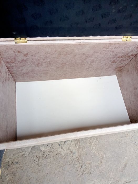 Пуфик сотилади размер 45*45 баландлиги 50 бакваттт