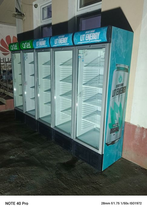 Витрина холодильник