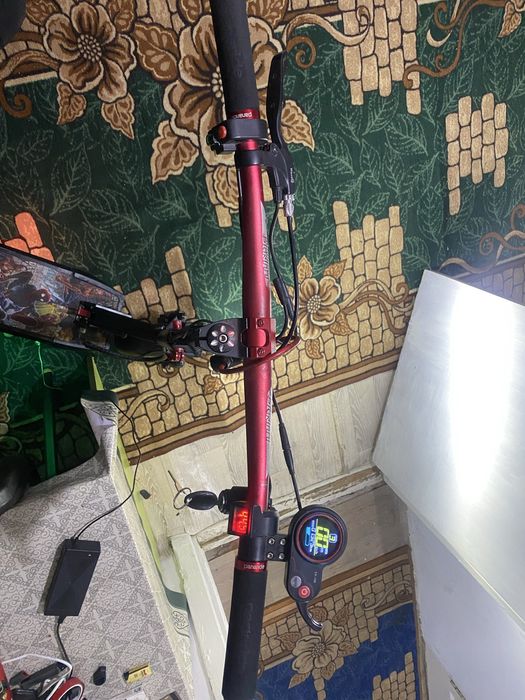 Продам электросамокат Kuggo m4 PRO