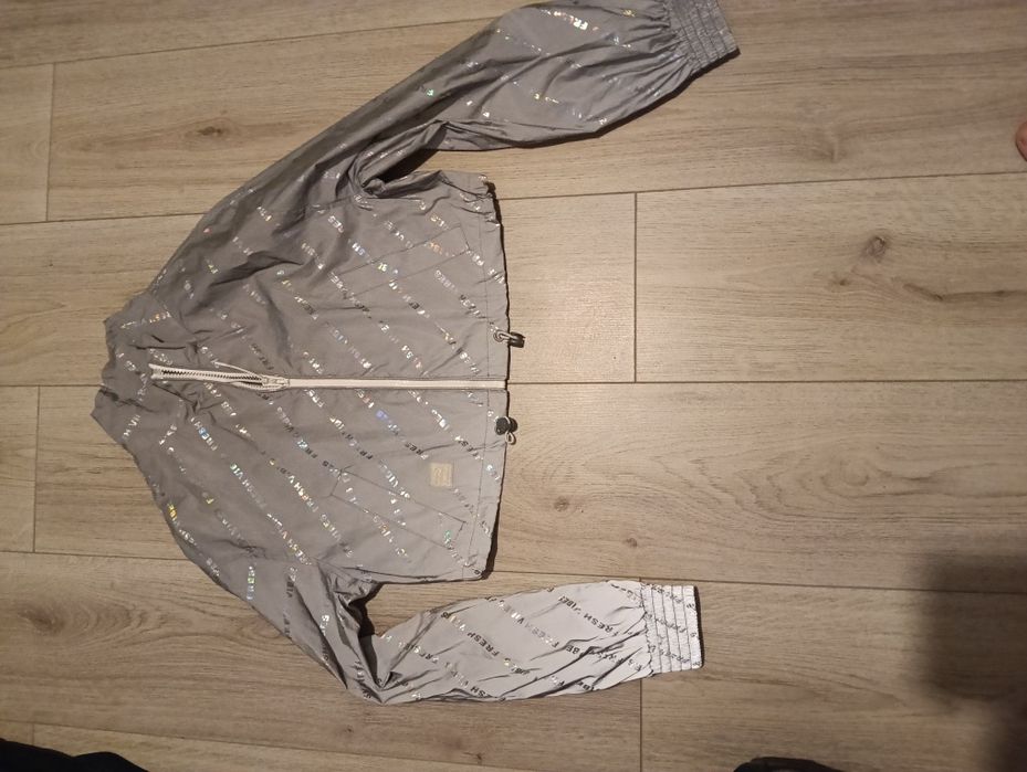Geacă ( Bershka )  Fâș foiță  Primăvară Damă mărimea XS
