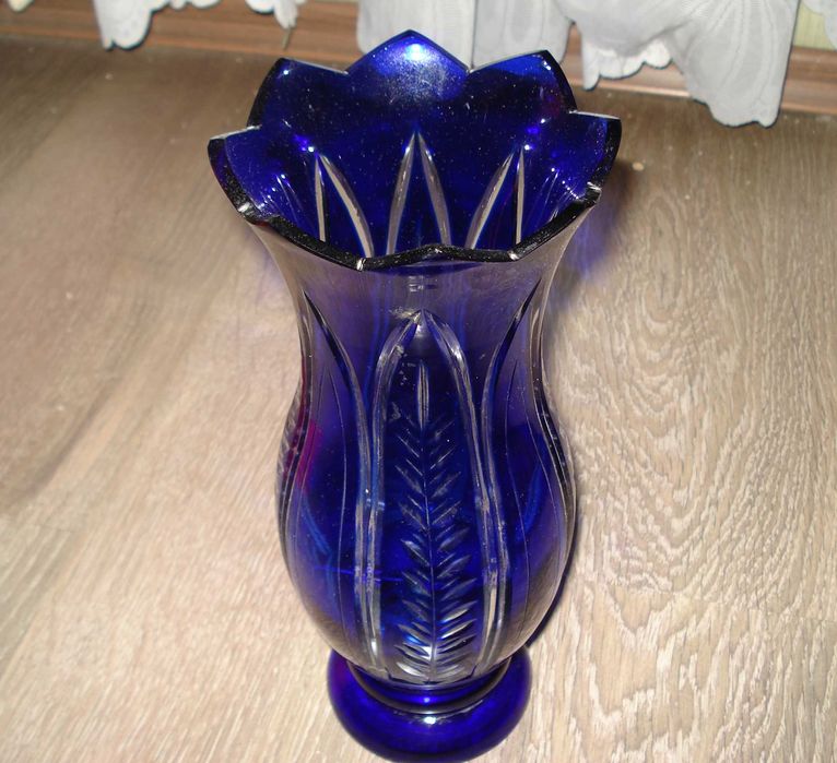 Ваза хрустальная синяя