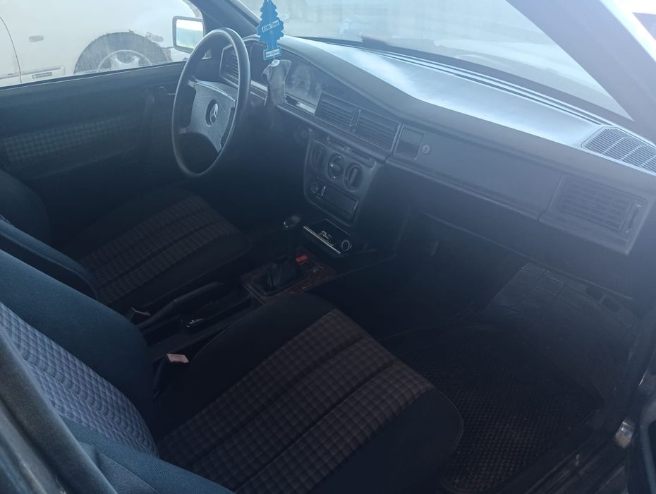 Срочно продам mercedes benz 190