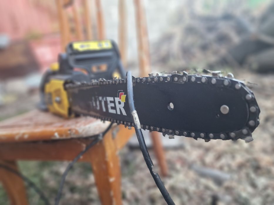 Продам электро-цепную пилу